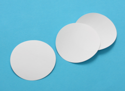 Мембранные фильтры из MCE, белые с сеткой, 0.45 мкм, 47 мм, стерильные в индивидуальной упаковке, 200 шт/уп. FBM047MCE045GS